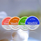 英國(guó) Vaseline凡士林 深層滋潤(rùn)護(hù)唇霜 修復(fù)干燥 長(zhǎng)久滋潤(rùn) 兩盒裝